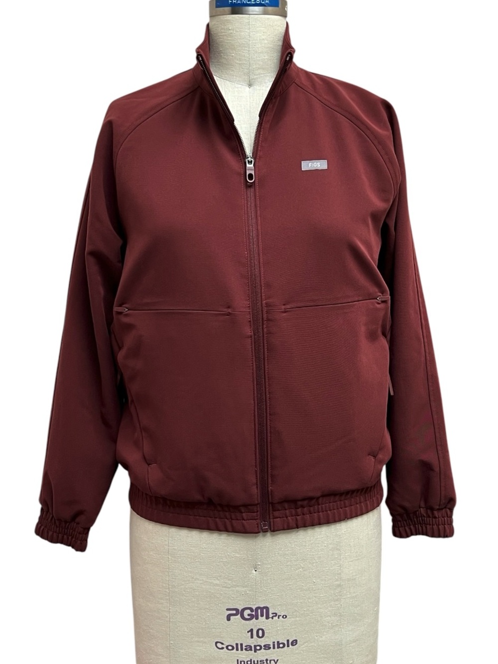 Figs Sydney Scrub Jacket XS in Burgundy